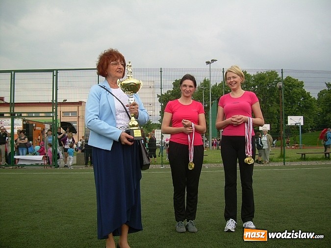 Zdjęcie w galerii na portalu naszwodzislaw.com: Niebieskie Diabły pokonały w rzutach karnych Białe Anioły wiadomości z regionu