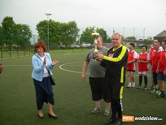 Zdjęcie w galerii na portalu naszwodzislaw.com: Niebieskie Diabły pokonały w rzutach karnych Białe Anioły wiadomości z regionu