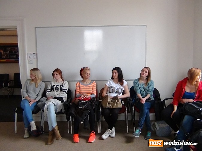 Zdjęcie w galerii na portalu naszwodzislaw.com: Uczennice Zespołu Szkół Ponadgimnazjalnych w Pszowie odbywają staż fryzjerski w Irlandii Północnej  wiadomości z regionu