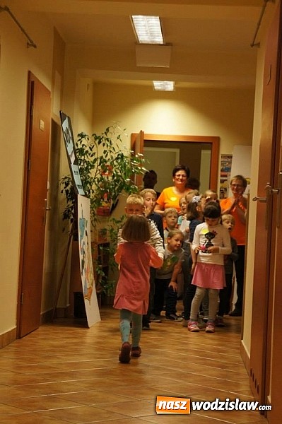 Zdjęcie w galerii na portalu naszwodzislaw.com: Bajowa noc w bibliotece w Godowie   wiadomości z regionu