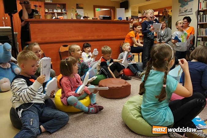 Zdjęcie w galerii na portalu naszwodzislaw.com: Bajowa noc w bibliotece w Godowie   wiadomości z regionu