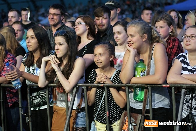 Zdjęcie w galerii na portalu naszwodzislaw.com: Łzy rozgrzały pszowską publiczność! wiadomości z regionu