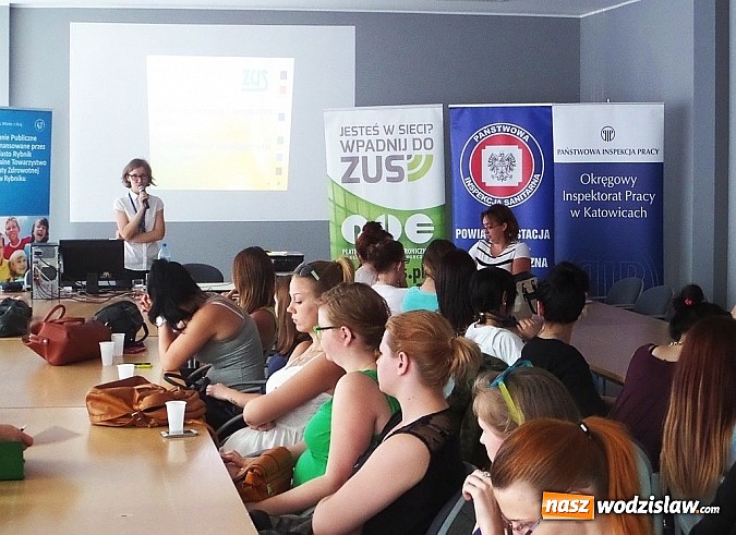 Zdjęcie w galerii na portalu naszwodzislaw.com: Bezpieczne wakacje – bezpieczna praca – uczniowie wysłuchali prelekcji w rybnickim ZUS-ie  wiadomości z regionu