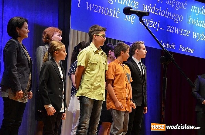 Zdjęcie w galerii na portalu naszwodzislaw.com: W powiecie wodzisławskim uhonorowano najzdolniejszą młodzież wiadomości z regionu