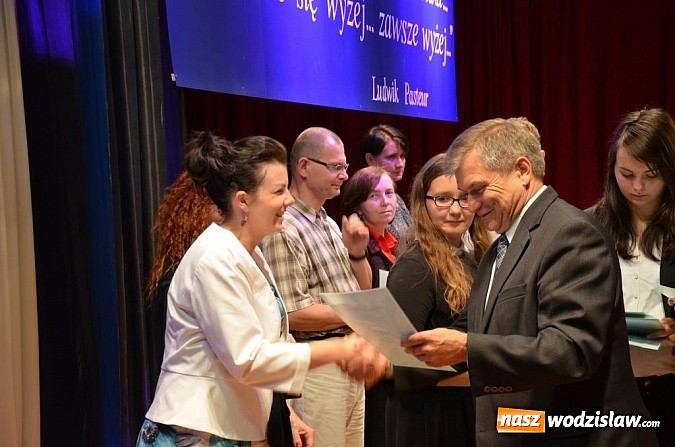 Zdjęcie w galerii na portalu naszwodzislaw.com: W powiecie wodzisławskim uhonorowano najzdolniejszą młodzież wiadomości z regionu