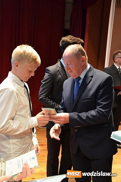 Zdjęcie w galerii na portalu naszwodzislaw.com: W powiecie wodzisławskim uhonorowano najzdolniejszą młodzież wiadomości z regionu