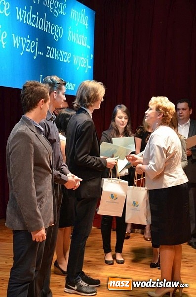 Zdjęcie w galerii na portalu naszwodzislaw.com: W powiecie wodzisławskim uhonorowano najzdolniejszą młodzież wiadomości z regionu