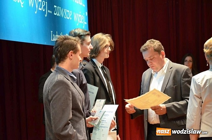 Zdjęcie w galerii na portalu naszwodzislaw.com: W powiecie wodzisławskim uhonorowano najzdolniejszą młodzież wiadomości z regionu