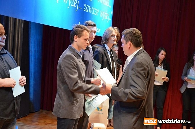 Zdjęcie w galerii na portalu naszwodzislaw.com: W powiecie wodzisławskim uhonorowano najzdolniejszą młodzież wiadomości z regionu