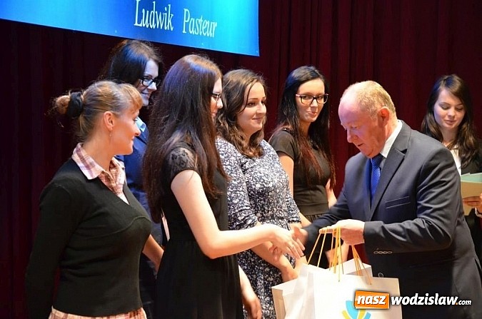 Zdjęcie w galerii na portalu naszwodzislaw.com: W powiecie wodzisławskim uhonorowano najzdolniejszą młodzież wiadomości z regionu