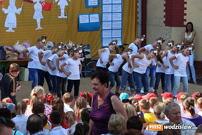 Zdjęcie w galerii na portalu naszwodzislaw.com: XVIII festyn rodzinny w SP nr 1 im. Karola Miarki w Rydułtowach wiadomości z regionu