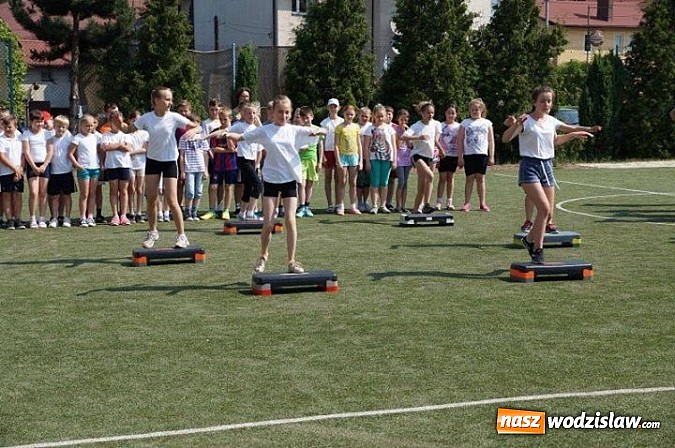 Zdjęcie w galerii na portalu naszwodzislaw.com: Siłownia pod chmurką w Zawadzie już gotowa wiadomości z regionu