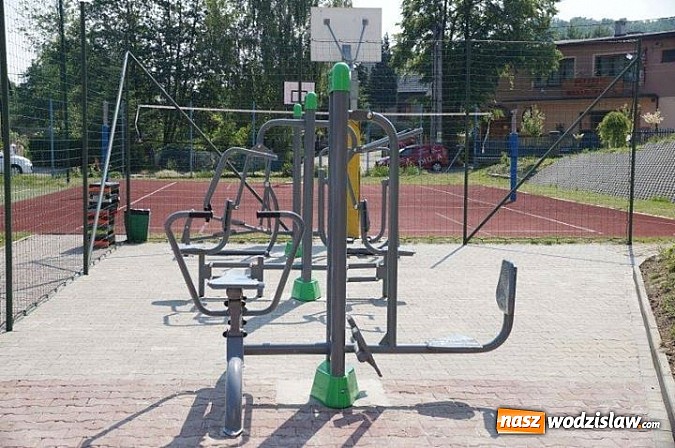 Zdjęcie w galerii na portalu naszwodzislaw.com: Siłownia pod chmurką w Zawadzie już gotowa wiadomości z regionu