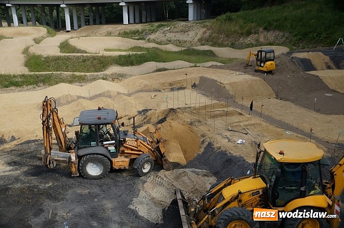 Zdjęcie w galerii na portalu naszwodzislaw.com: Co dzieje się na placu budowy Rodzinnego Parku Rozrywki? wiadomości z regionu