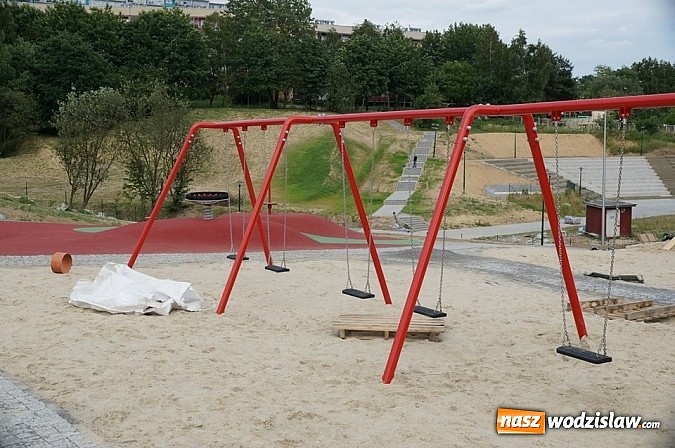 Zdjęcie w galerii na portalu naszwodzislaw.com: Co dzieje się na placu budowy Rodzinnego Parku Rozrywki? wiadomości z regionu