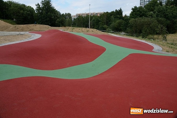 Zdjęcie w galerii na portalu naszwodzislaw.com: Co dzieje się na placu budowy Rodzinnego Parku Rozrywki? wiadomości z regionu