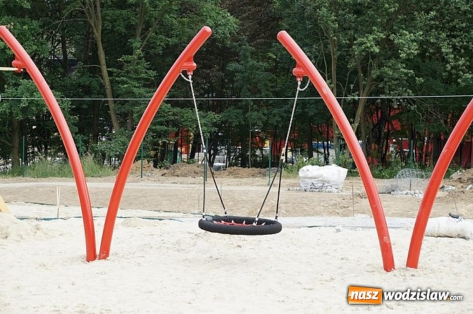Zdjęcie w galerii na portalu naszwodzislaw.com: Co dzieje się na placu budowy Rodzinnego Parku Rozrywki? wiadomości z regionu