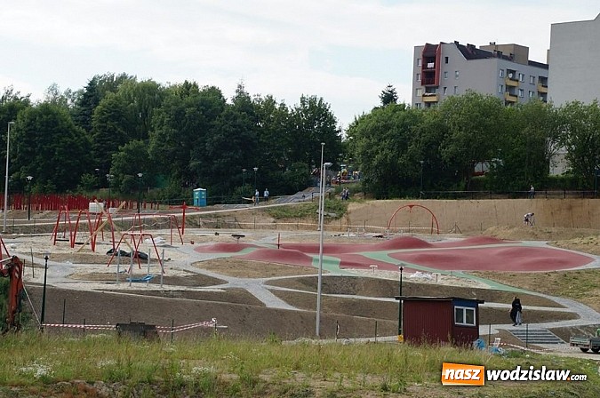 Zdjęcie w galerii na portalu naszwodzislaw.com: Co dzieje się na placu budowy Rodzinnego Parku Rozrywki? wiadomości z regionu