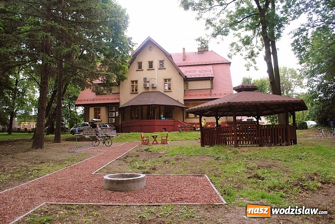 Zdjęcie w galerii na portalu naszwodzislaw.com: Odnowiono park wok&oacute;ł Willi Dyrektora w Radlinie wiadomości z regionu