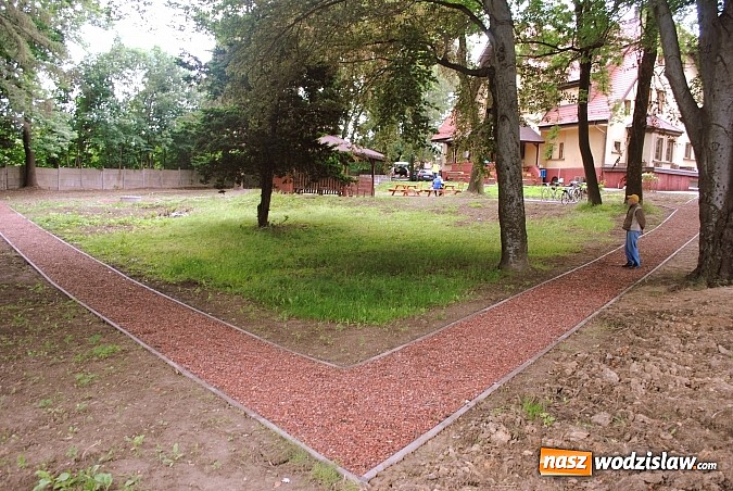 Zdjęcie w galerii na portalu naszwodzislaw.com: Odnowiono park wok&oacute;ł Willi Dyrektora w Radlinie wiadomości z regionu