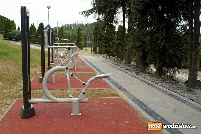 Zdjęcie w galerii na portalu naszwodzislaw.com: Nowy plac zabaw i urządzenia do ćwiczeń - zakończona inwestycja przy Zespole Szk&oacute;ł w Mszanie wiadomości z regionu
