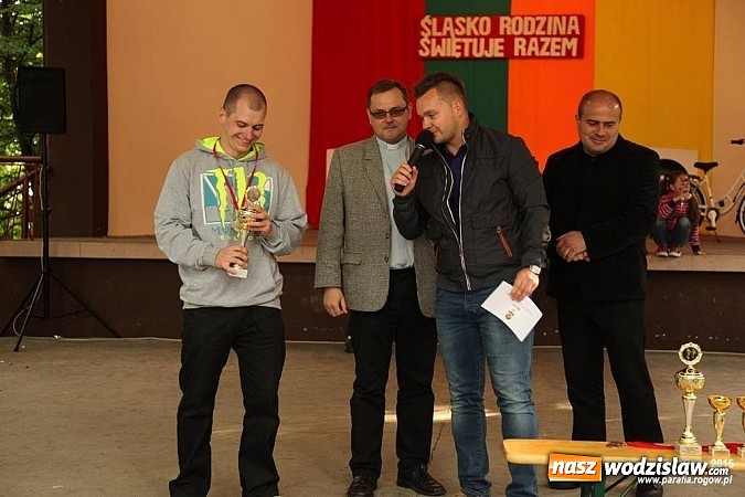 Zdjęcie w galerii na portalu naszwodzislaw.com: I Rogowski Bieg Parafialny za nami  wiadomości z regionu