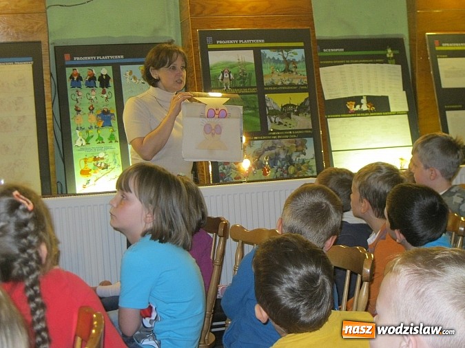 Zdjęcie w galerii na portalu naszwodzislaw.com: Przedszkolaki z PP nr 18 wybrały się na niezwykłą przygodę świata bajek wiadomości z regionu