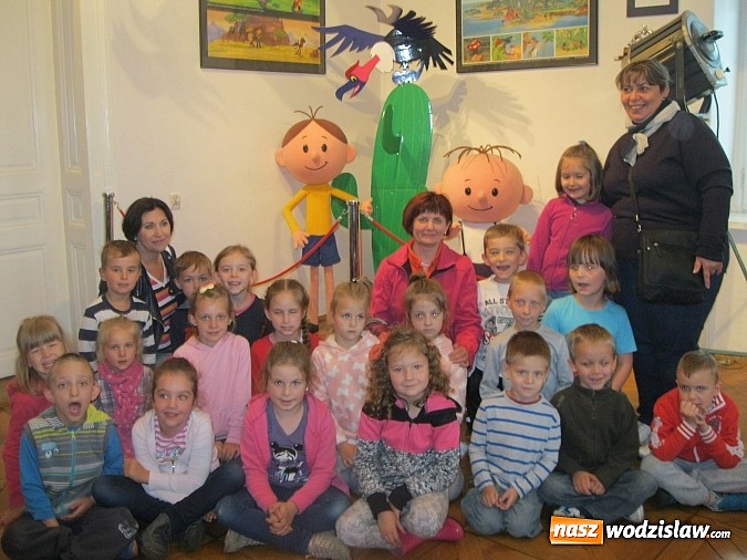 Zdjęcie w galerii na portalu naszwodzislaw.com: Przedszkolaki z PP nr 18 wybrały się na niezwykłą przygodę świata bajek wiadomości z regionu