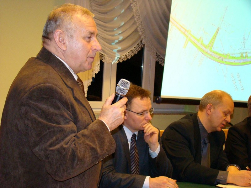 Zdjęcie w galerii na portalu naszwodzislaw.com: Mają siedzieć cicho, bo nie są stroną wiadomości z regionu