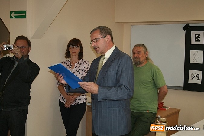 Zdjęcie w galerii na portalu naszwodzislaw.com: Tłumy w Państwowym Ognisku Plstycznym im. Ludwika Konarzewskiego  wiadomości z regionu