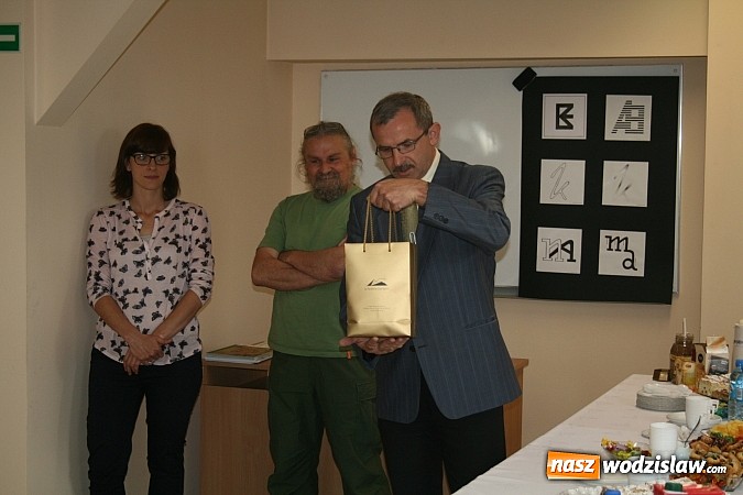 Zdjęcie w galerii na portalu naszwodzislaw.com: Tłumy w Państwowym Ognisku Plstycznym im. Ludwika Konarzewskiego  wiadomości z regionu