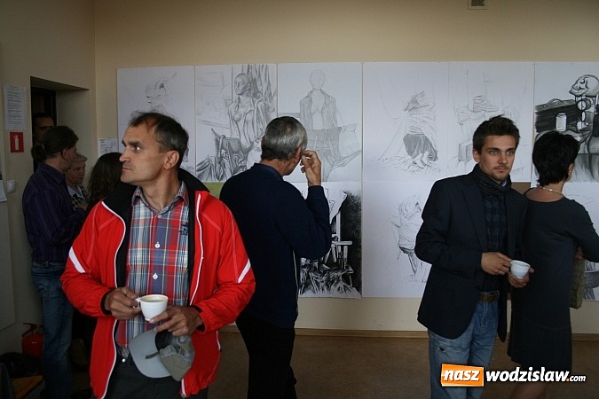 Zdjęcie w galerii na portalu naszwodzislaw.com: Tłumy w Państwowym Ognisku Plstycznym im. Ludwika Konarzewskiego  wiadomości z regionu