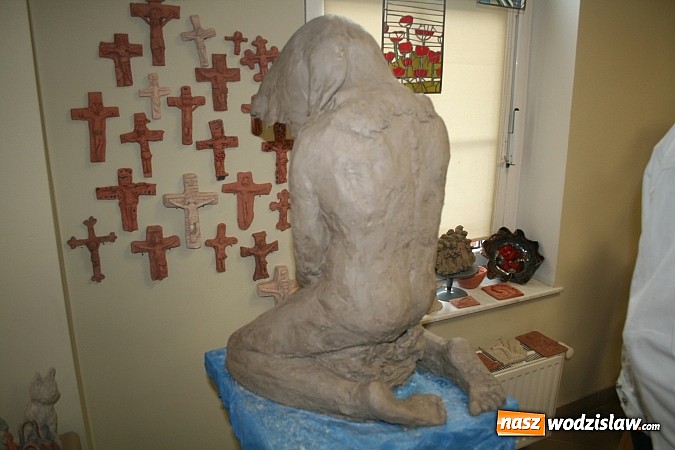 Zdjęcie w galerii na portalu naszwodzislaw.com: Tłumy w Państwowym Ognisku Plstycznym im. Ludwika Konarzewskiego  wiadomości z regionu