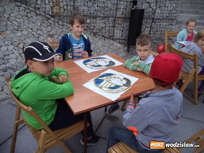 Zdjęcie w galerii na portalu naszwodzislaw.com: Dzieci z PP nr 2 w Pszowie wzięły udział w grze miejskiej  wiadomości z regionu