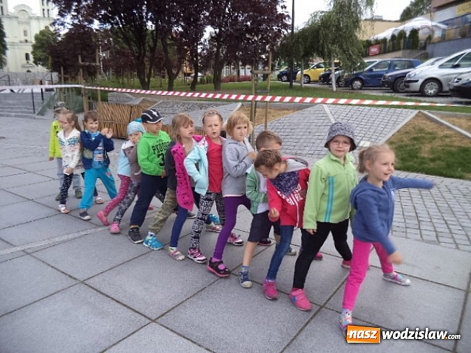 Zdjęcie w galerii na portalu naszwodzislaw.com: Dzieci z PP nr 2 w Pszowie wzięły udział w grze miejskiej  wiadomości z regionu