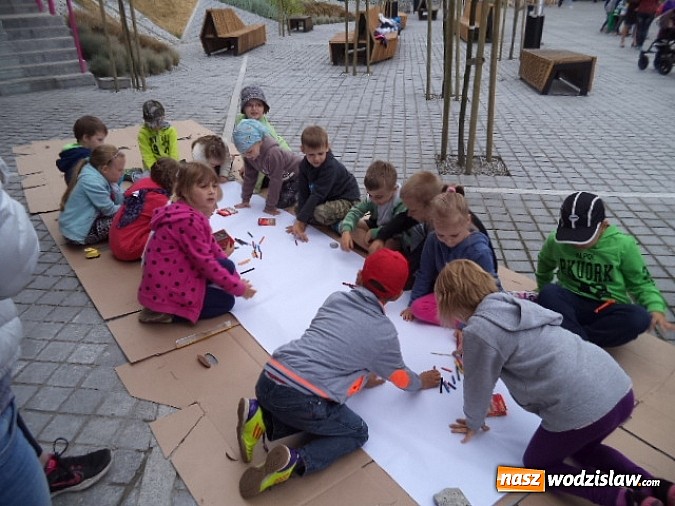 Zdjęcie w galerii na portalu naszwodzislaw.com: Dzieci z PP nr 2 w Pszowie wzięły udział w grze miejskiej  wiadomości z regionu