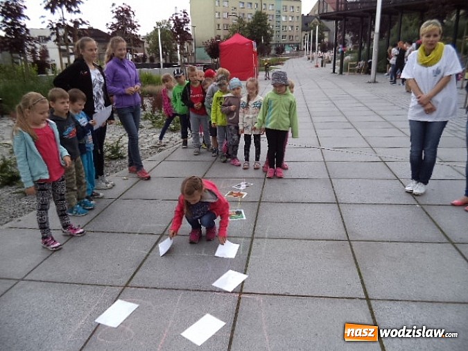 Zdjęcie w galerii na portalu naszwodzislaw.com: Dzieci z PP nr 2 w Pszowie wzięły udział w grze miejskiej  wiadomości z regionu