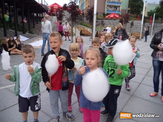 Zdjęcie w galerii na portalu naszwodzislaw.com: Dzieci z PP nr 2 w Pszowie wzięły udział w grze miejskiej  wiadomości z regionu