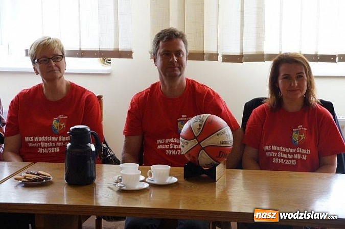 Zdjęcie w galerii na portalu naszwodzislaw.com: Prezydent uhonorował zawodników MKS Wodzisław Śląski wiadomości z regionu