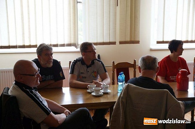 Zdjęcie w galerii na portalu naszwodzislaw.com: Prezydent uhonorował zawodników MKS Wodzisław Śląski wiadomości z regionu