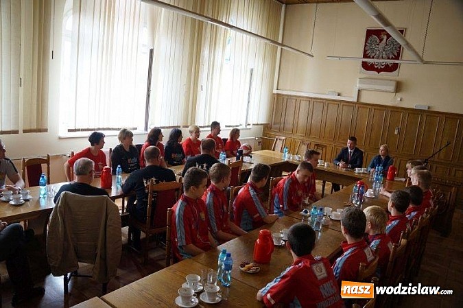 Zdjęcie w galerii na portalu naszwodzislaw.com: Prezydent uhonorował zawodników MKS Wodzisław Śląski wiadomości z regionu