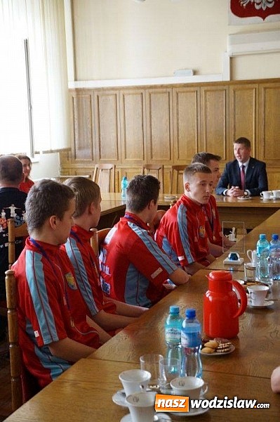 Zdjęcie w galerii na portalu naszwodzislaw.com: Prezydent uhonorował zawodników MKS Wodzisław Śląski wiadomości z regionu