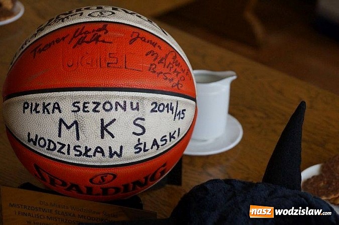 Zdjęcie w galerii na portalu naszwodzislaw.com: Prezydent uhonorował zawodników MKS Wodzisław Śląski wiadomości z regionu