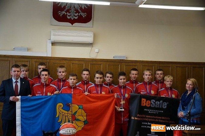 Zdjęcie w galerii na portalu naszwodzislaw.com: Prezydent uhonorował zawodników MKS Wodzisław Śląski wiadomości z regionu