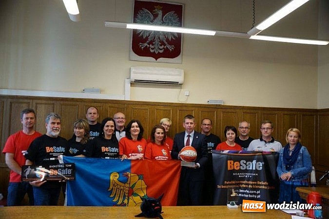 Zdjęcie w galerii na portalu naszwodzislaw.com: Prezydent uhonorował zawodników MKS Wodzisław Śląski wiadomości z regionu