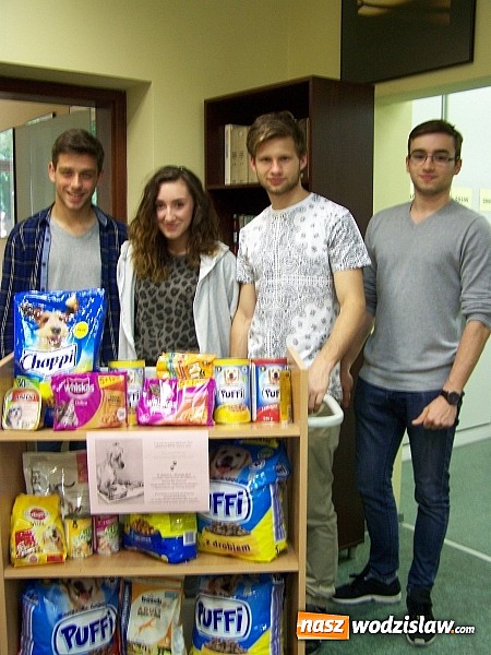 Zdjęcie w galerii na portalu naszwodzislaw.com: Wymień karę na karmę - studenci Państwowej Wyższej Szkoły Zawodowej w Raciborzu wsparli schronisko dla zwierząt wiadomości z regionu
