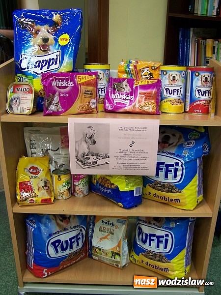 Zdjęcie w galerii na portalu naszwodzislaw.com: Wymień karę na karmę - studenci Państwowej Wyższej Szkoły Zawodowej w Raciborzu wsparli schronisko dla zwierząt wiadomości z regionu