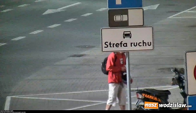 Zdjęcie w galerii na portalu naszwodzislaw.com: W środku nocy pr&oacute;bował ukraść skuter znajdujący się przy Galerii Karuzela wiadomości z regionu