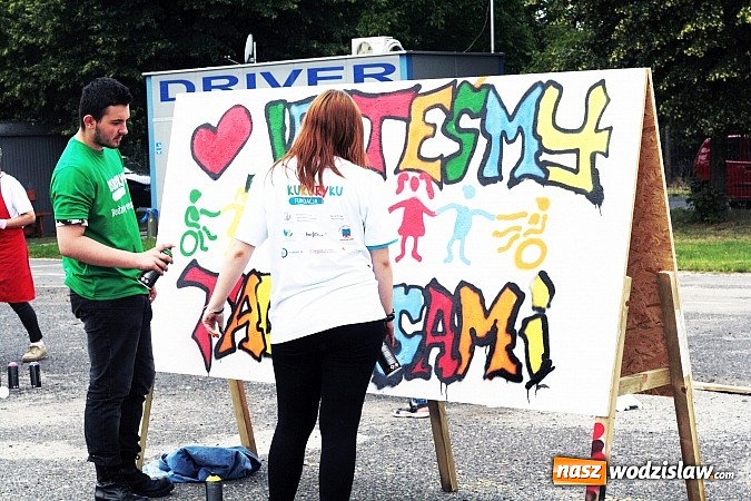 Zdjęcie w galerii na portalu naszwodzislaw.com: Poprzez graffiti udowadniają, że warto pomagać wiadomości z regionu