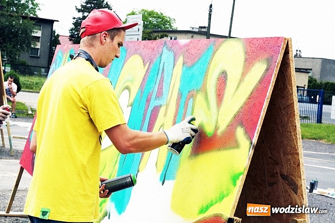 Zdjęcie w galerii na portalu naszwodzislaw.com: Poprzez graffiti udowadniają, że warto pomagać wiadomości z regionu